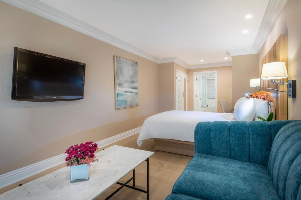 Beverly Hills Plaza Hotel Main image