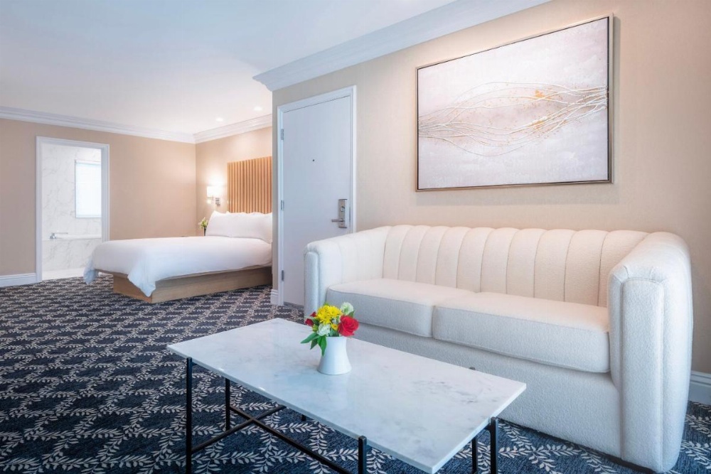 Beverly Hills Plaza Hotel